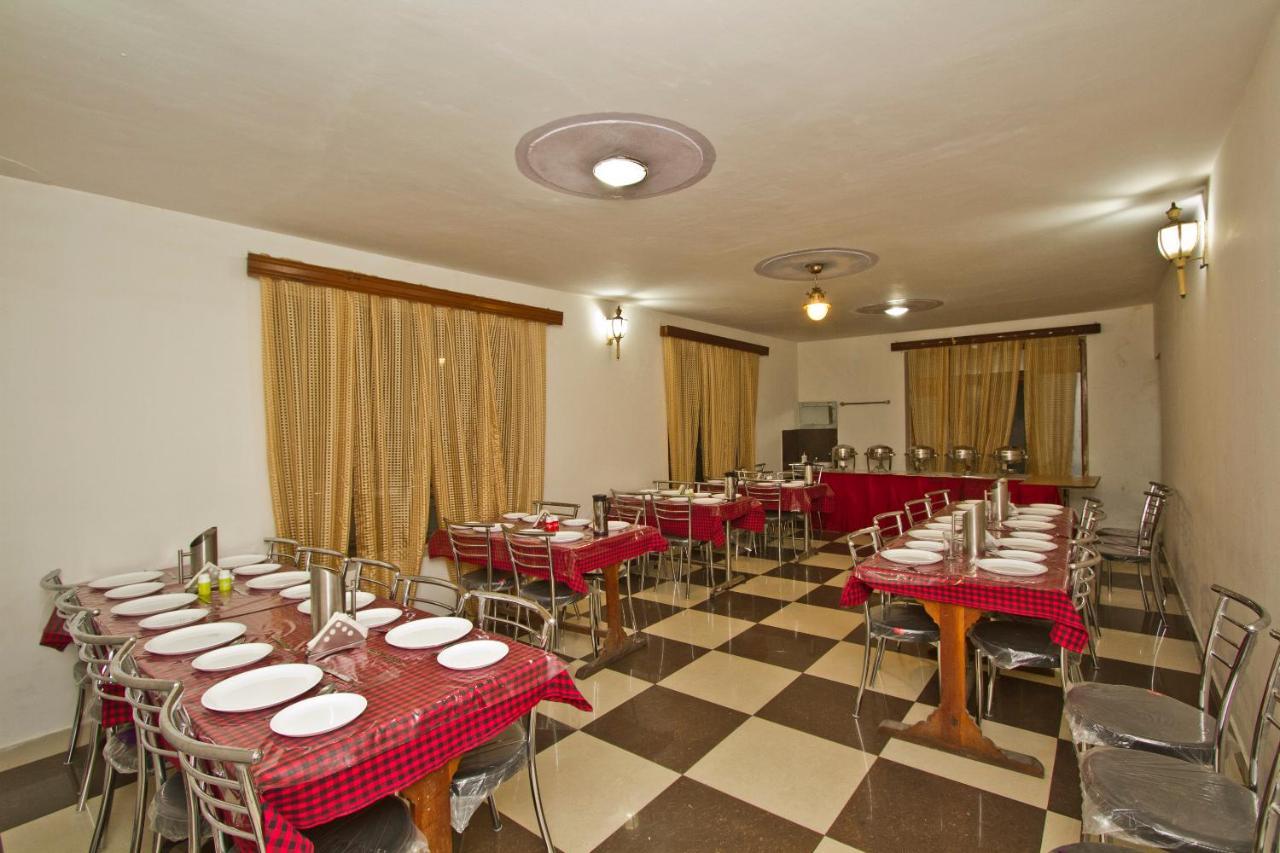 Ayushman Hotels Manāli Exteriör bild